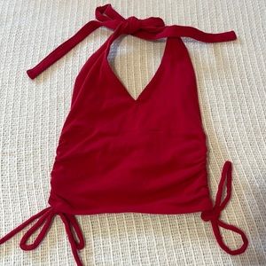 Hollister red crop